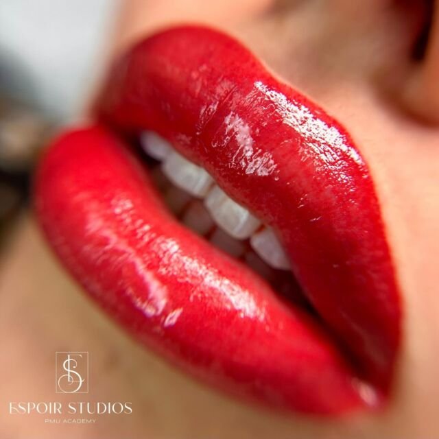 You already know our first coming back Lip Post gotta be juicy reds here at Espoir PMU Studios 💋